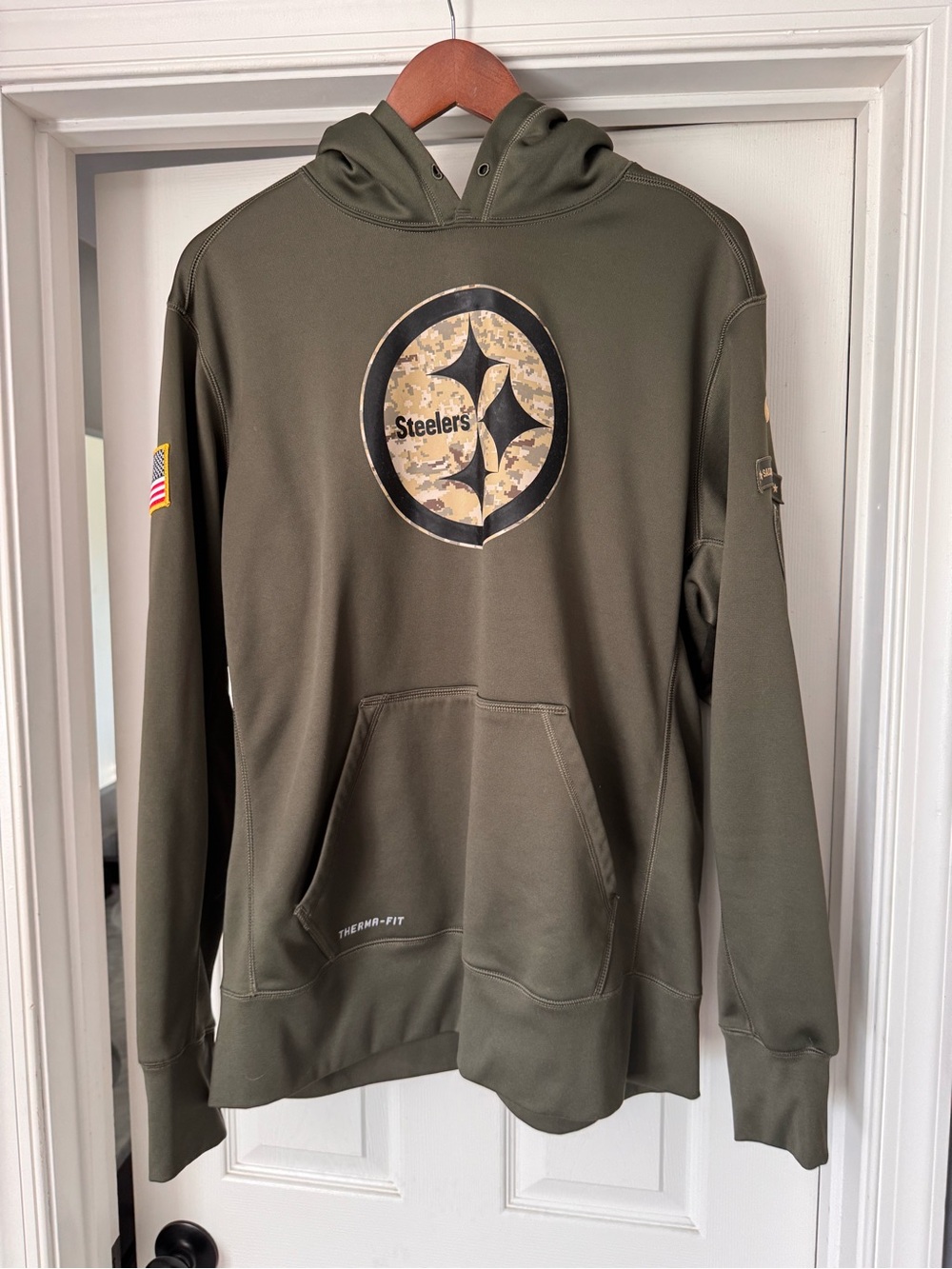 Nike Olive Green Camo Pittsburgh Steelers Therma-Fit Hoodie salute to service